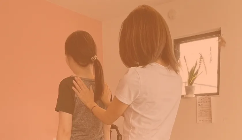 マンツーマンで指導する様子